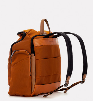 Mochila short trip con solapa 15" Vin Fiz', FIRST CLASS