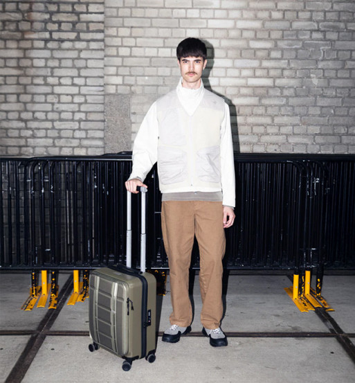 Maleta Carry-on con FRONT ACCESS, RAMVERK