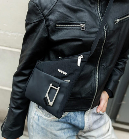 Bolso bandolera, ENTOUR